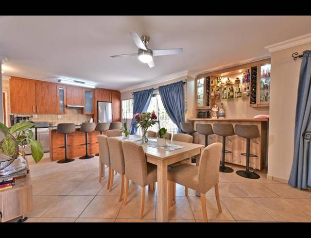 3 BEDROOM TOWNHOUSE FOR SALE IN WILGEHEUWEL